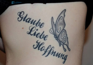 Tattoostudio Hamburg , Hakuna Ma Tattoo , Tattoos , Schmetterling Tattoo